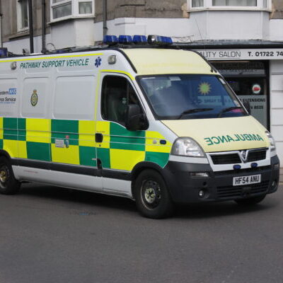 HF54_ANU_NHS_Pathway_Support_Vehicle_(Vauxhall_Movano)_(11013825845)